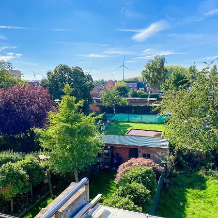 Big Sunset 2 Bedroom House With A Garden