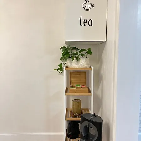 Big Sunset 2 Bedroom House With A Garden 度假居 *