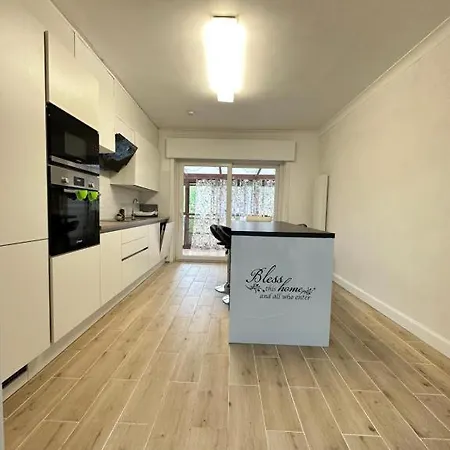 Big Sunset 2 Bedroom House With A Garden